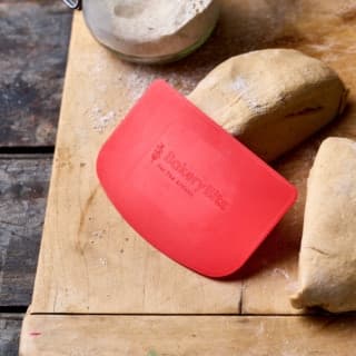 Coupe-Pâte Flexible Rouge BakeryBits